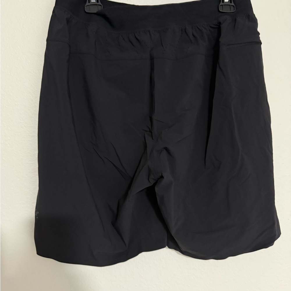 lululemon athletica Men's Black Athletic Shorts - Picture 5 of 5